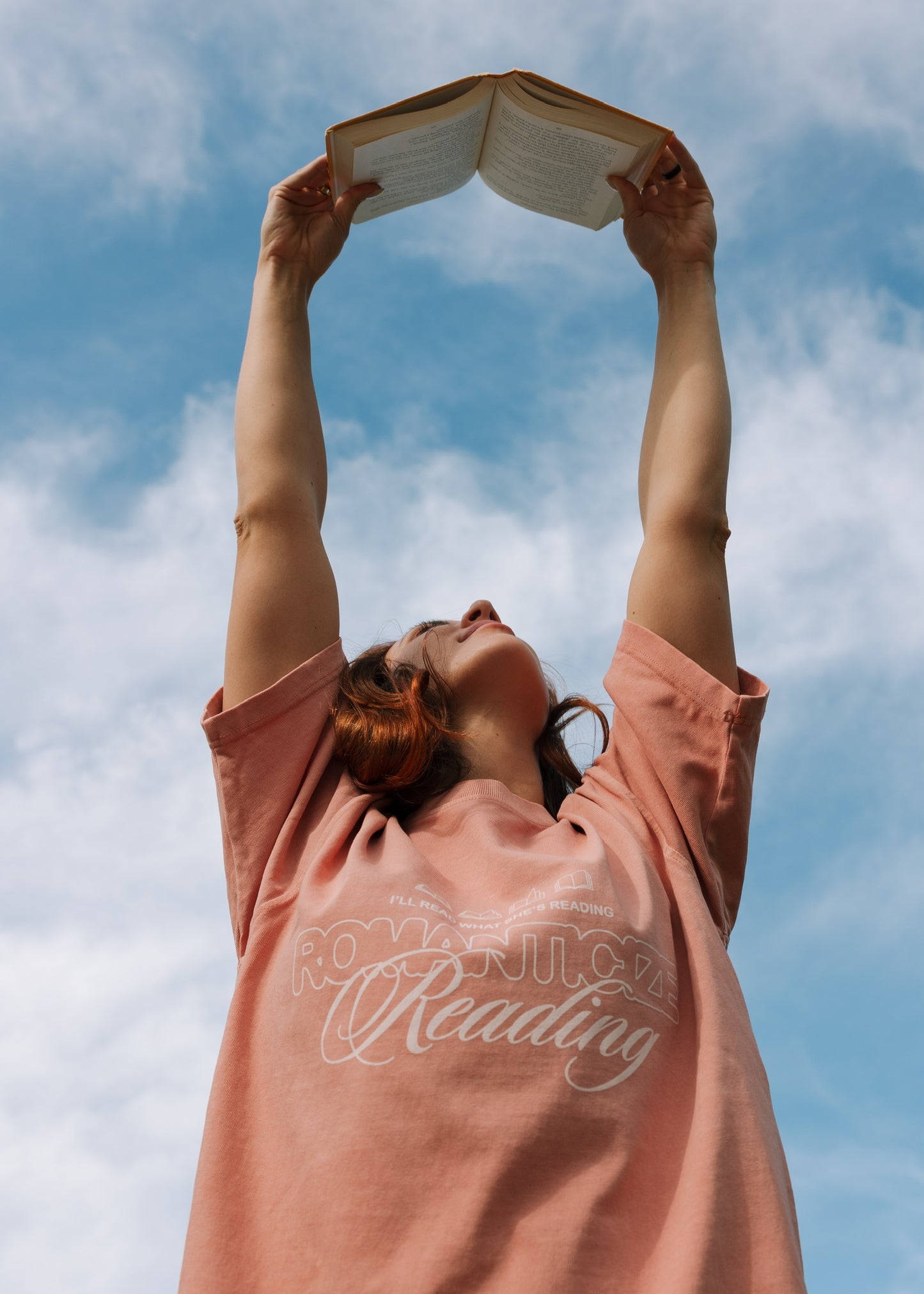 Romanticize Reading Tee Pink