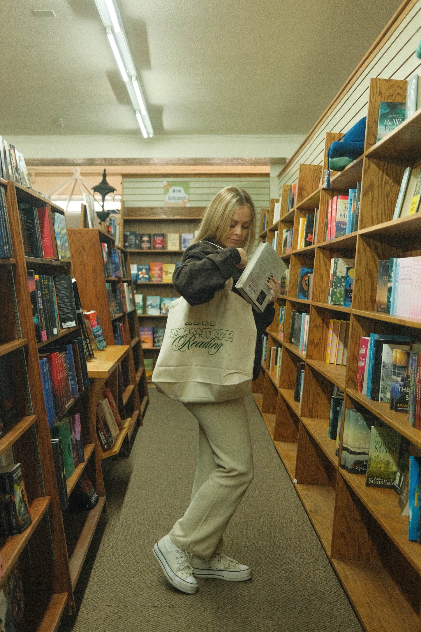 Romanticize Reading Tote